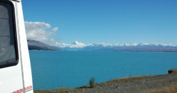 rezension: „camping in neuseeland – als dach der sternenhimmel“ von jenny menzel lake pukaki, neuseeland